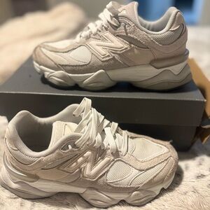 New Balance Cream and Gray, Light pink boarder on the Nike symbol Sneakers